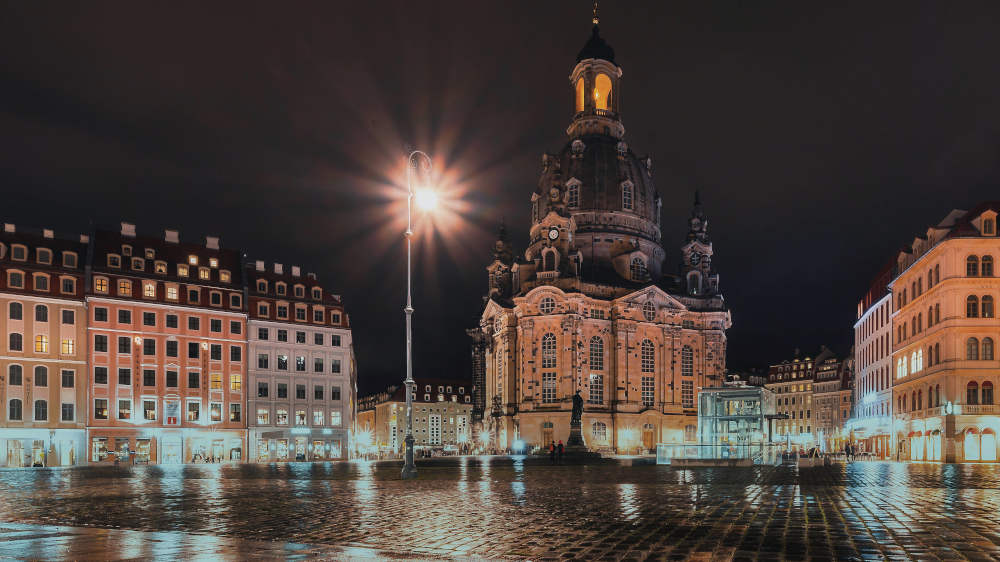 Die Dresdner Frauenkirche bei Nacht