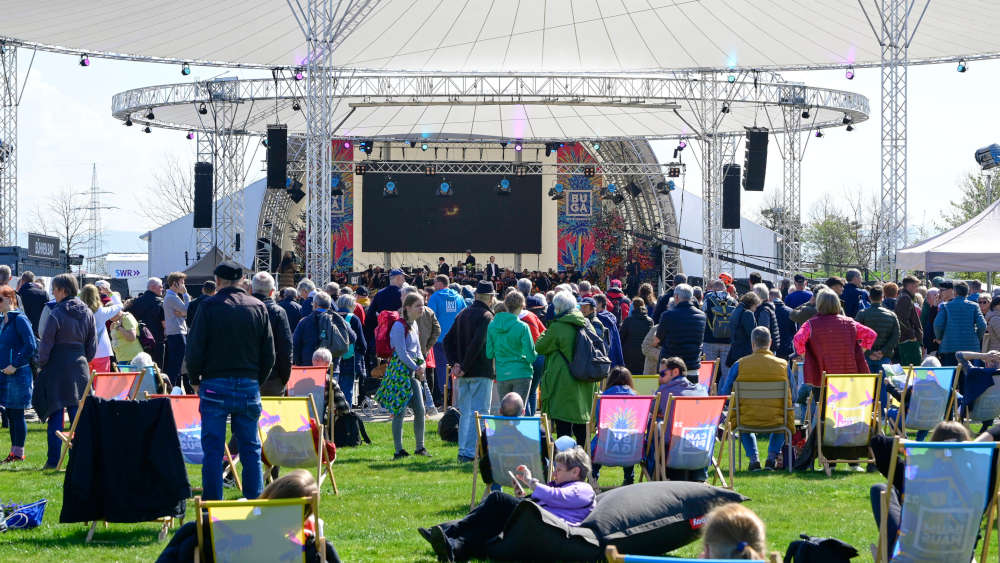 Viele Besucher sind am Eröffnungstag zur Bundesgartenschau gekommen