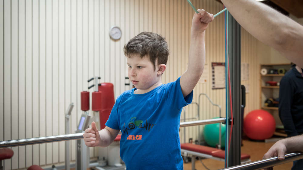 Nach dem Schlaganfall konnte Helge nicht mehr richtig laufen, er torkelte, war wackelig auf den Beinen