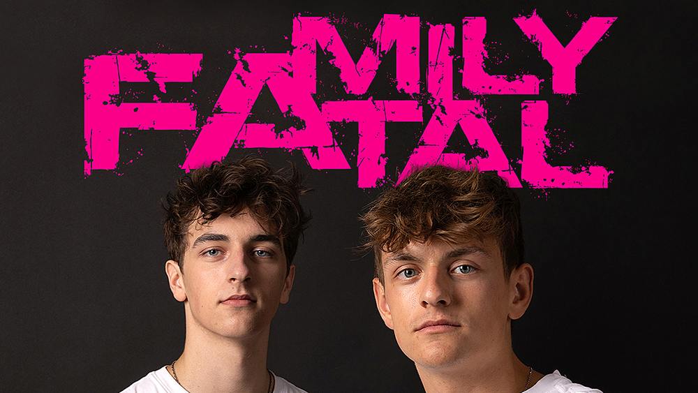 Hugo Siebold (rechts) und sein Bruder Philo sprechen im Podcast „Family fatal“ auch über das Leben in einer Pfarrfamilie.