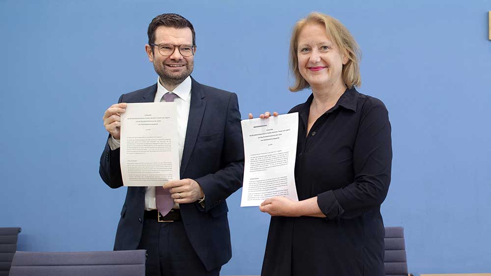 Justizminister Marco Buschmann und Familienministerin Lisa Paus stellen den Entwurf vor