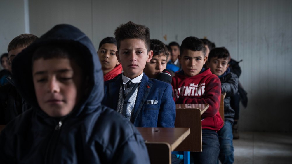 Jesidische Kinder in einem Klassenraum eines Flüchtlingslagers 