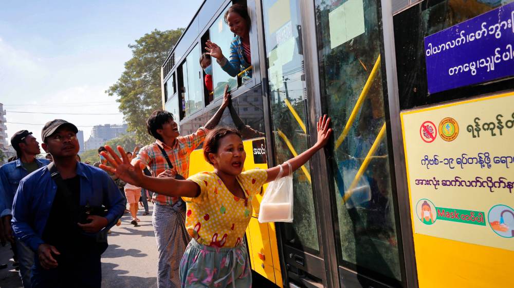 Emotionale Begrüßung freigelassener Gefangener in Yangon, Myanmar