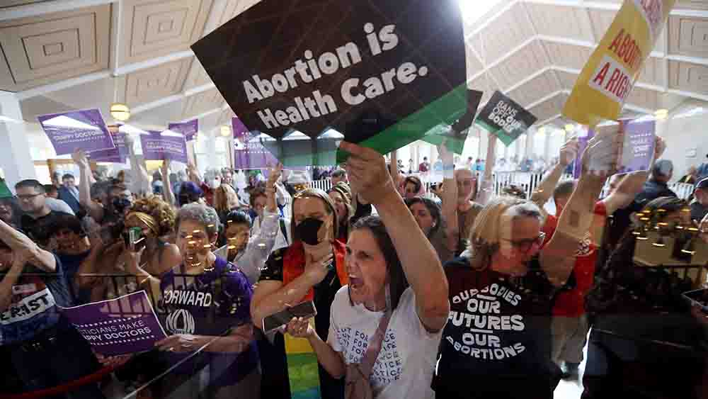 Diese Demonstrantinnen sprechen sich für Abtreibung aus