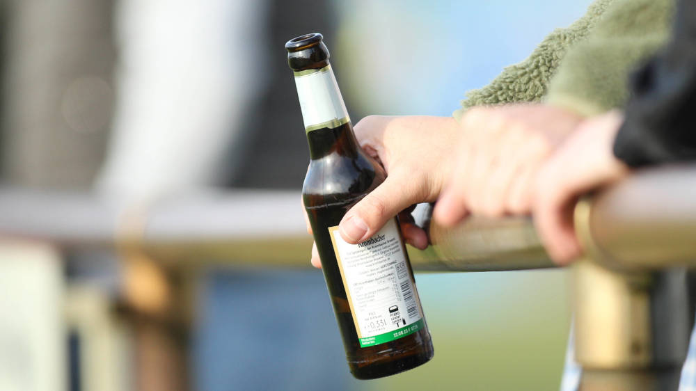 Einer Umfrage unter Psychotherapeuten und Psychiatern zufolge konsumieren die Deutschen mehr Alkohol und Drogen