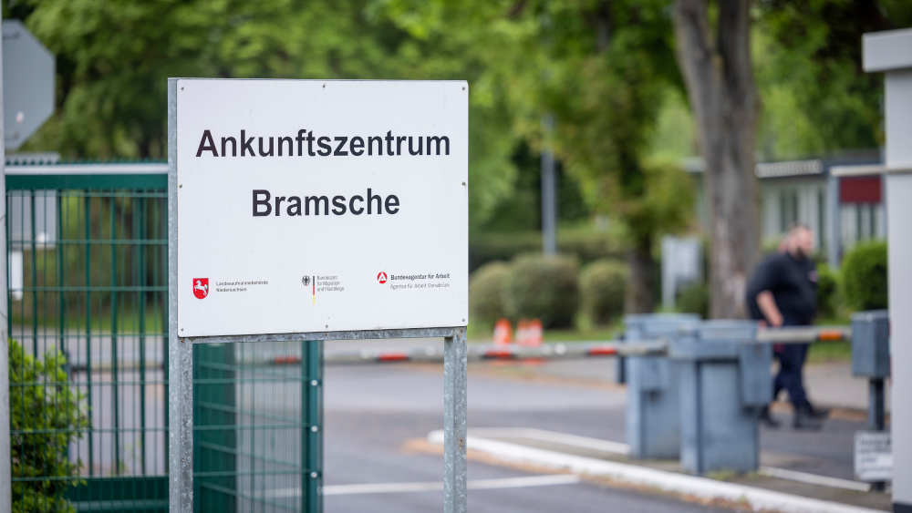 Der Eingang zur LAB Bramsche, dem Ankunftszentrum der Landesausnahmebehörde Bramsche-Hesepe in Niedersachen 
