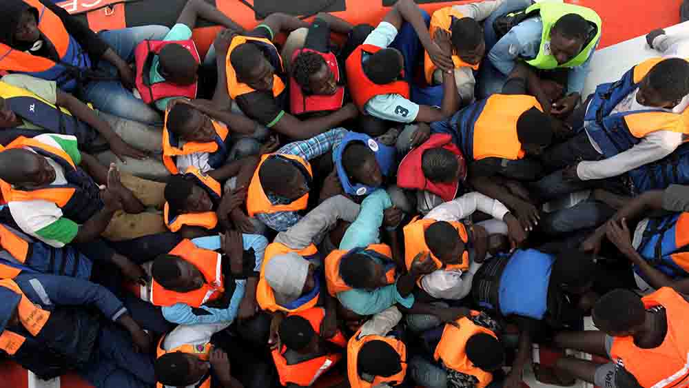 Über das Mittelmeer kommen immer noch viele Menschen in Booten