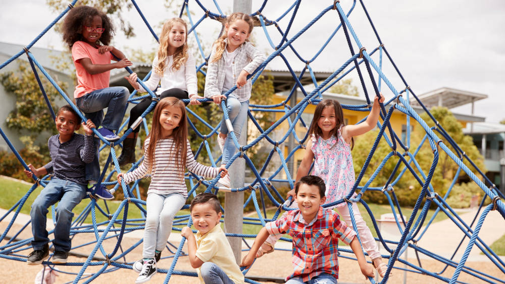 Mädchen und Jungen im Alter bis 13 Jahren machen 13,0 Prozent der Gesamtbevölkerung aus