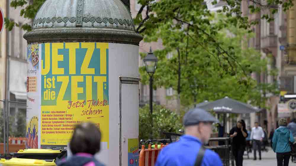 Kein ganz billiges Vergnügen wird der Kirchentag, für den in Nürnberg schon geworben wird