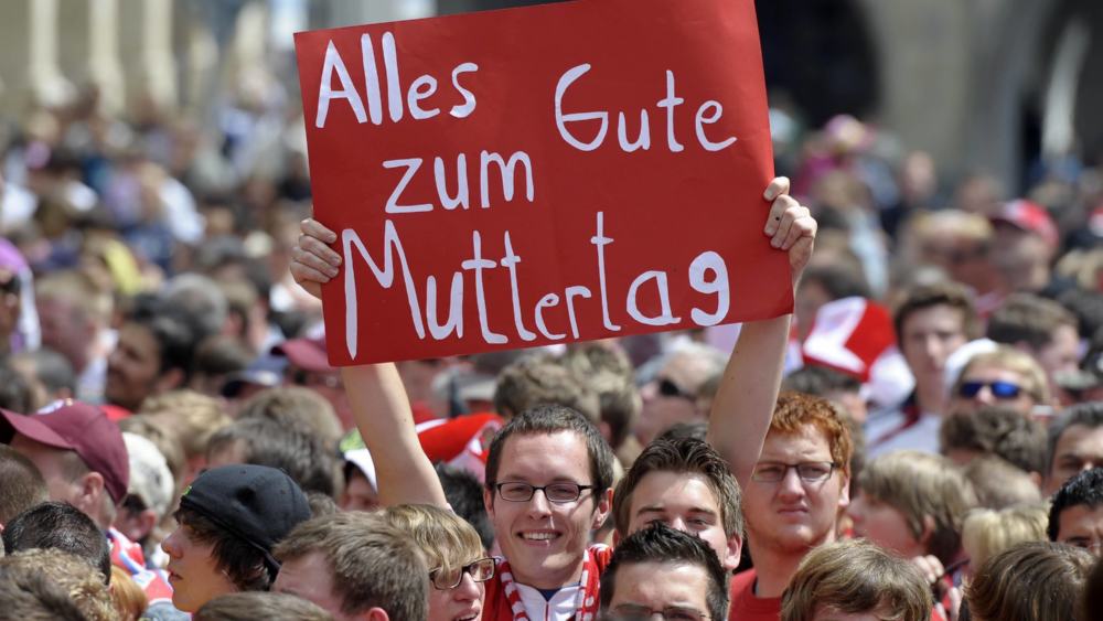 Im Durchschnitt beschenken drei von zehn Deutschen ihre Mutter zum Muttertag