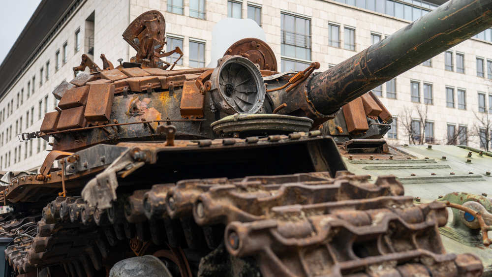 Ein vor der russischen Botschaft in Berlin aufgestellter russischer Panzer (Symbolbild)