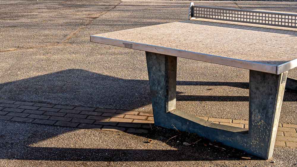 Symbolfoto: Beim Tischtennisspielen auf dem Pausenhof wurden die beiden Schülerinnen angegriffen