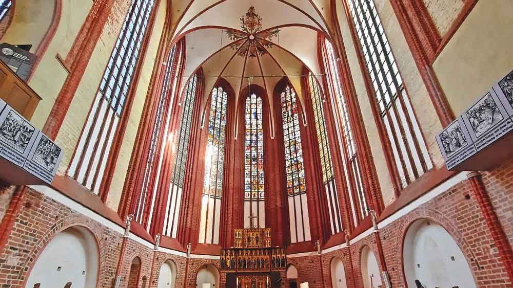 Groß, weitläufig und lichtdurchflutet – Wunderblutkirche in Bad Wilsnack