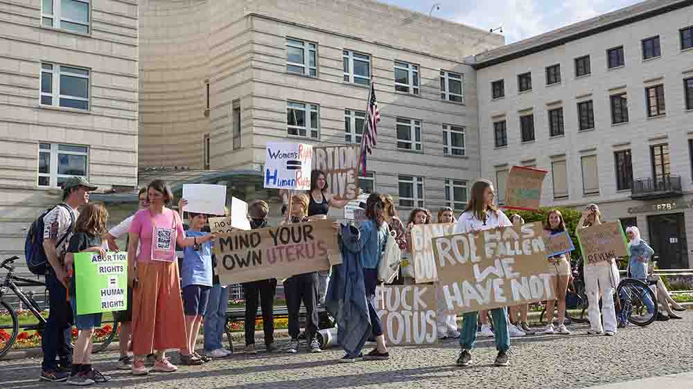 Auch vor der US-Botschaft in Berlin demonstrierten Befürworter von Abtreibungen