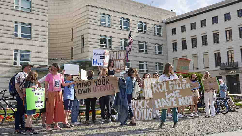 Auch vor der US-Botschaft in Berlin demonstrierten Befürworter von Abtreibungen (Archiv)