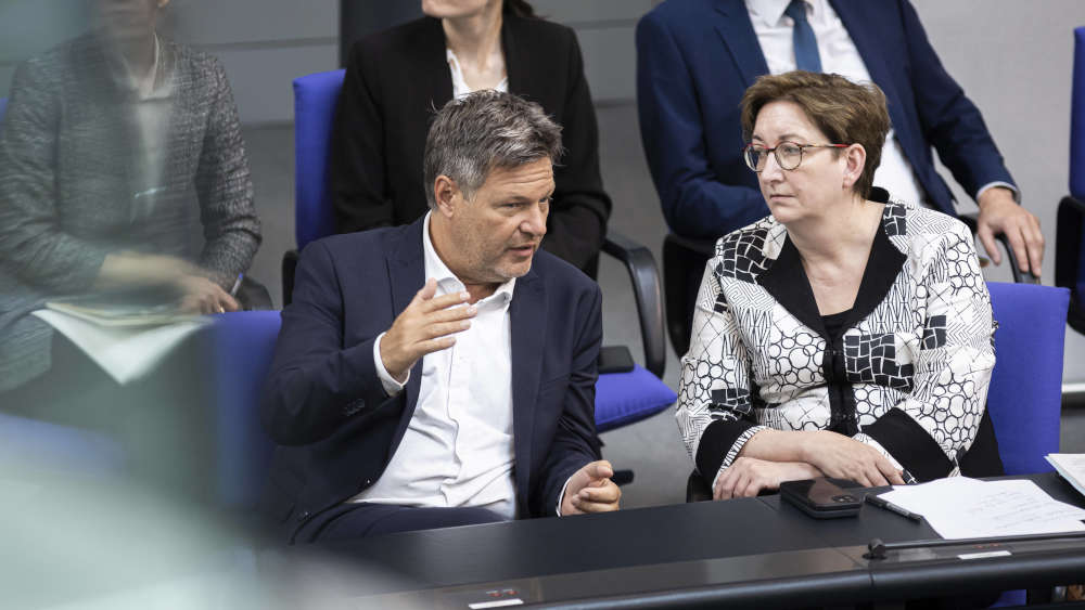 Bundeswirtschaftsminister Robert Habeck, Bündnis 90/Die Gruenen im Gespräch mit Bundesbauministerin Klara Geywitz, SPD