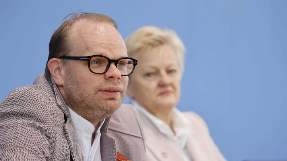 SPD-Abgeordneter Lindh fordert mehr Rechte für Presse und Medien