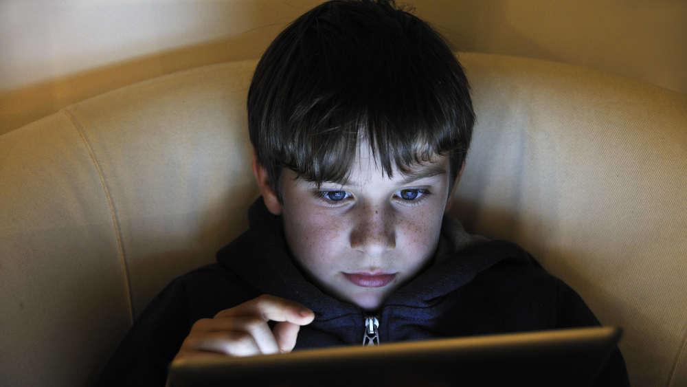 Kinder werden im Internet oft mit sexueller Gewalt konfrontiert (Symbolbild)