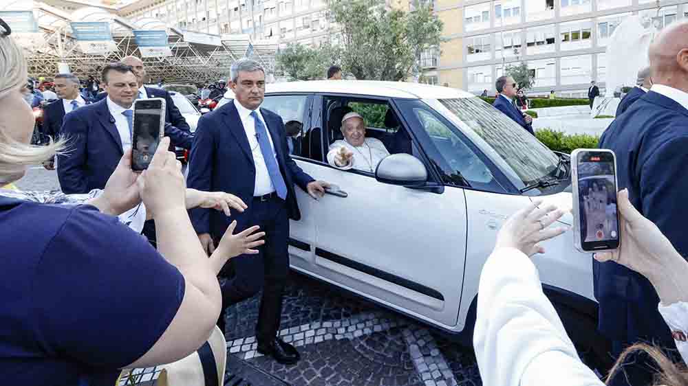 Image - Papst Franziskus hat Krankenhaus verlassen