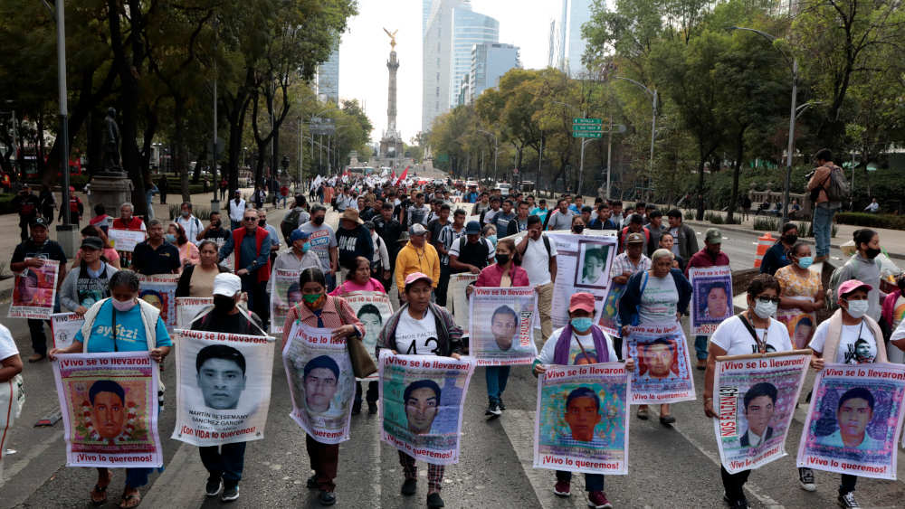  2014 wurden 43 Studenten entführt und mutmaßlich ermordet. Nun hat die Justiz erneut Haftbefehle ausgestellt