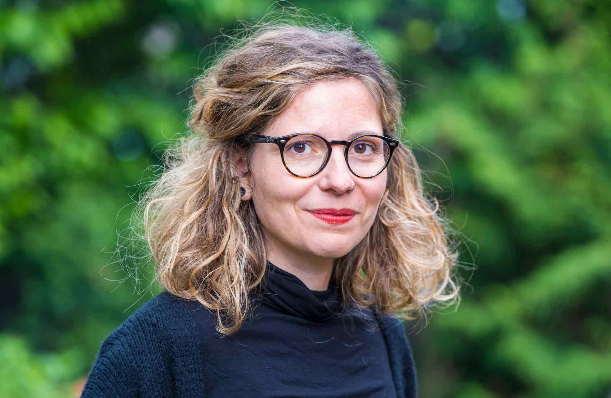 Pfarrerin und Religionslehrerin Jennifer-Christin Hein wird taufen