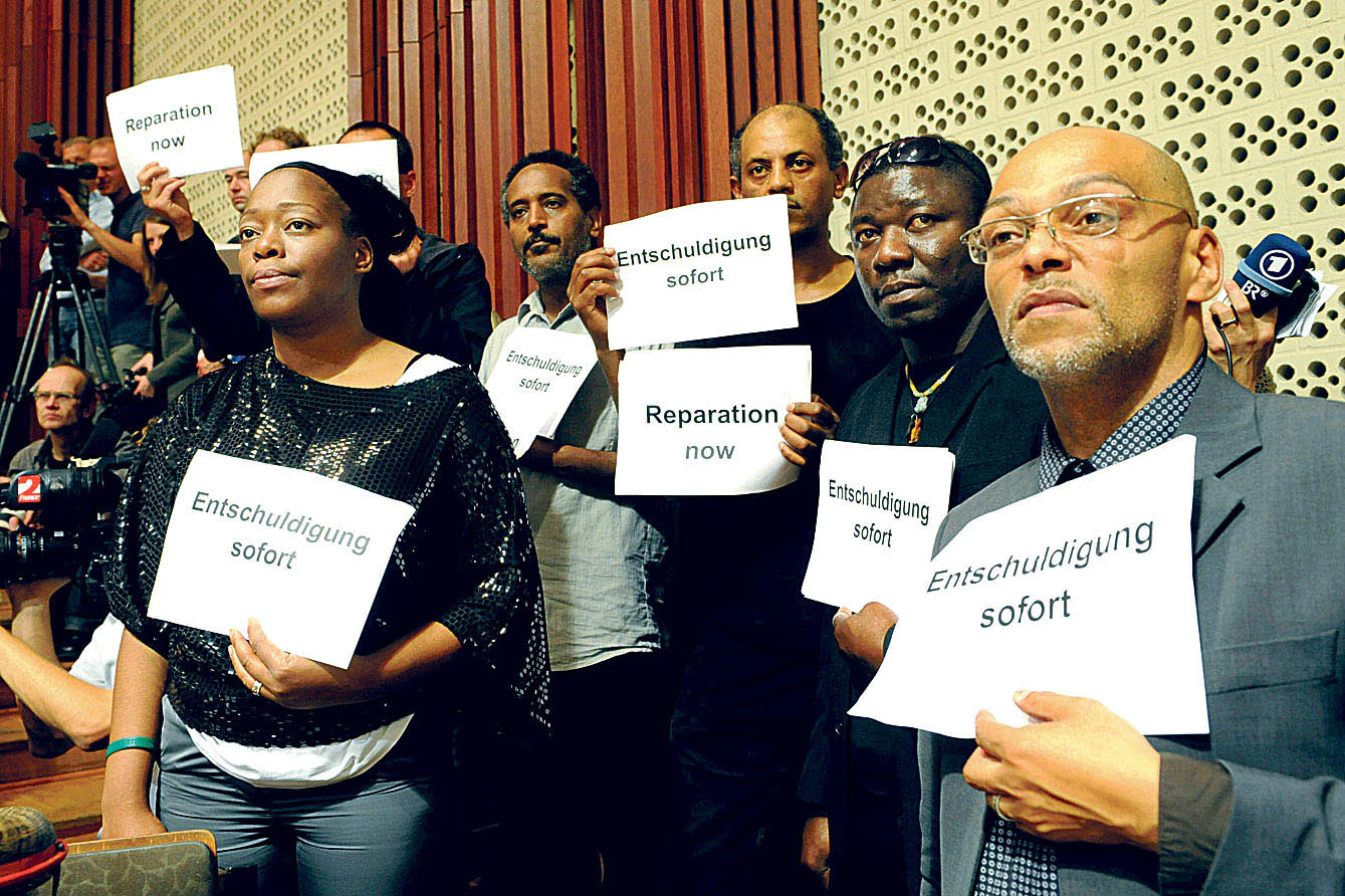 Das Kapitel Kolonialismus ist für Deutschland noch längst nicht abgeschlossen. Noch immer kämpfen die namibischen Herero und Nama um Entschädigung. 2011 hat die Berliner Universitätsklinik Charité 20 Schädel von Opfern deutscher Kolonialverbrechen in Namibia zurückgegeben