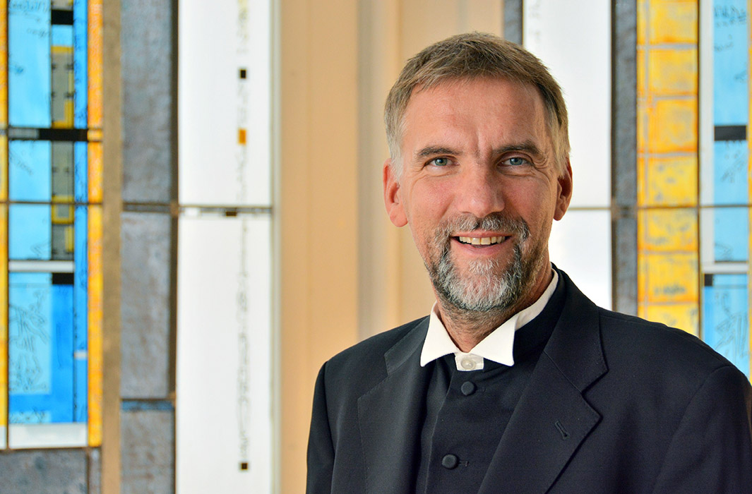 Image - Stühlerücken im deutschen Protestantismus