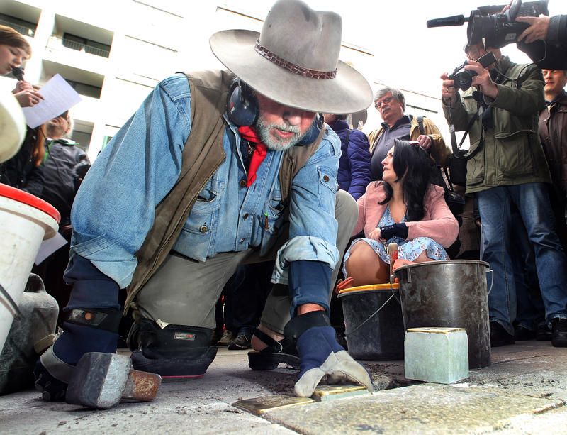 Image - «Größtes dezentrales Mahnmal der Welt»