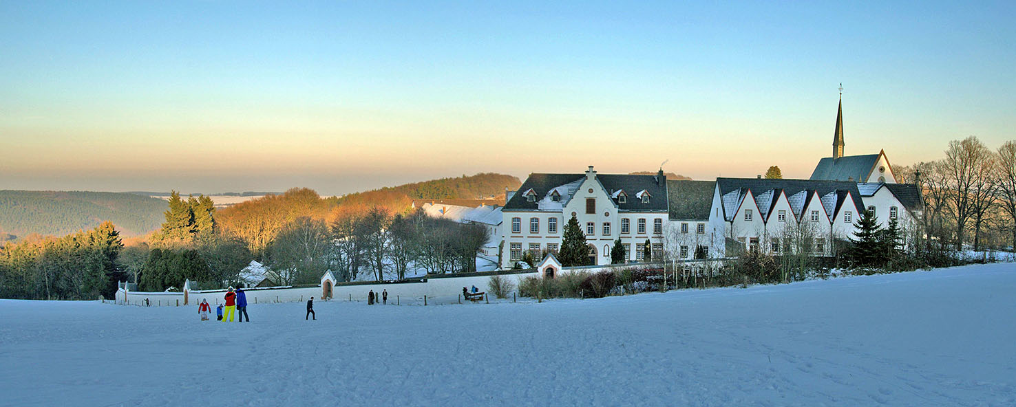 Image - Distanz und Nähe