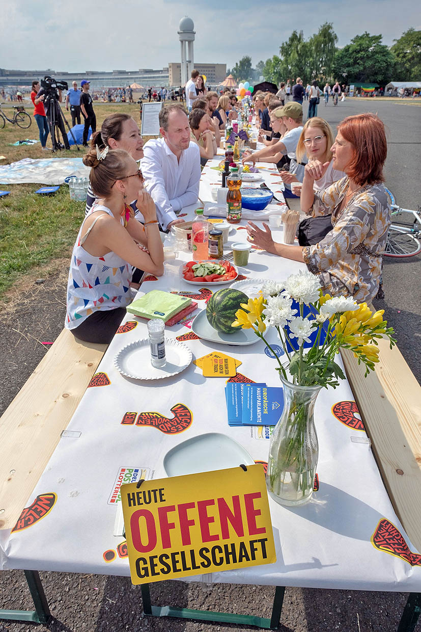 Image - Tischgemeinschaft