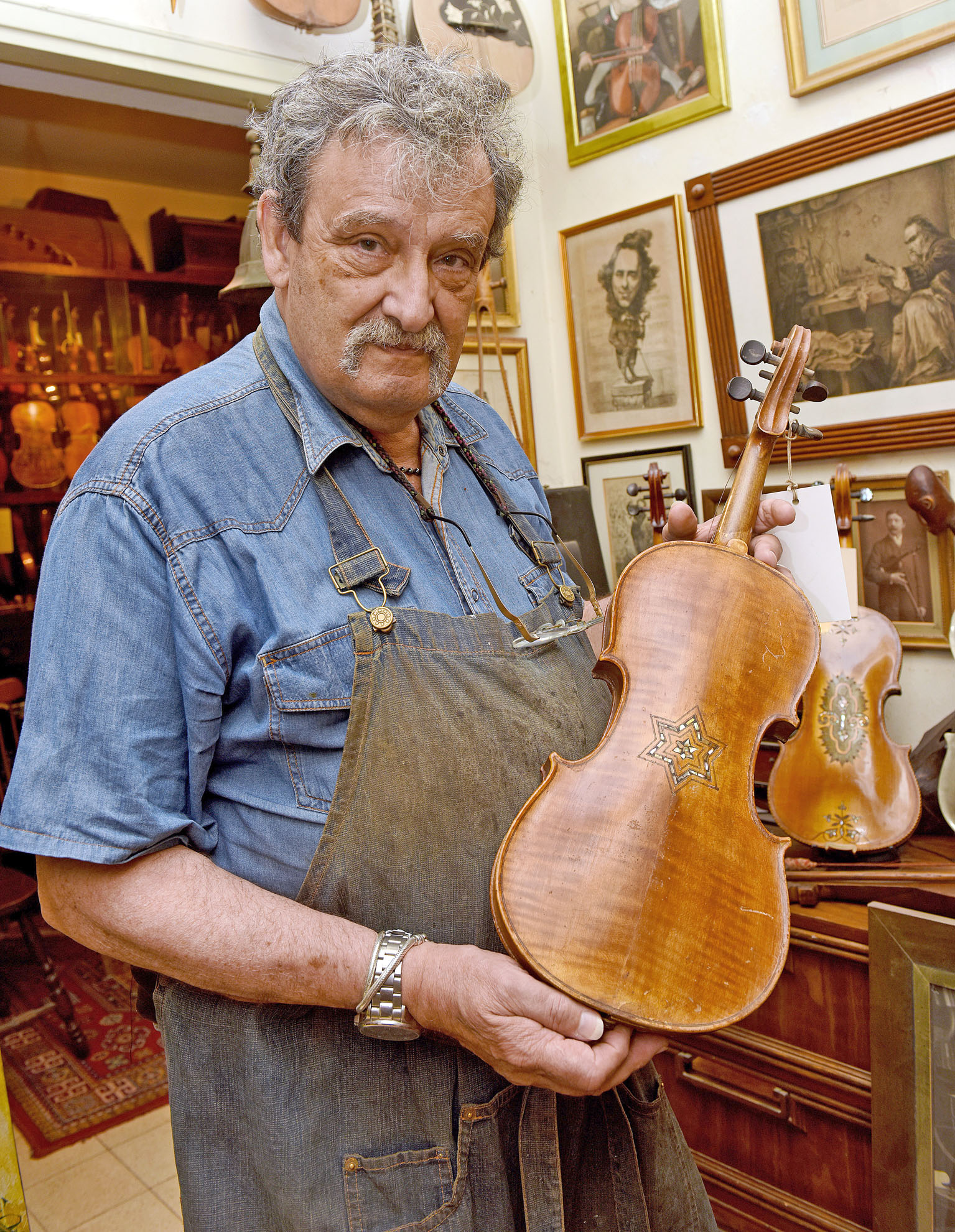 Image - Asche in der Geige