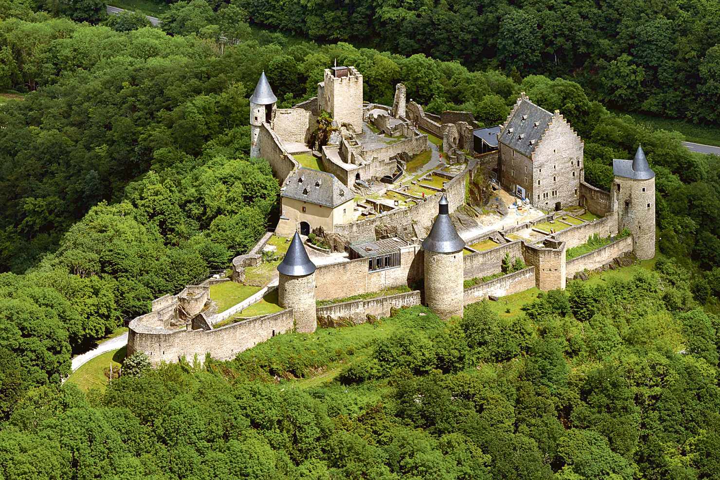 Image - Festgemauert in der Höhe