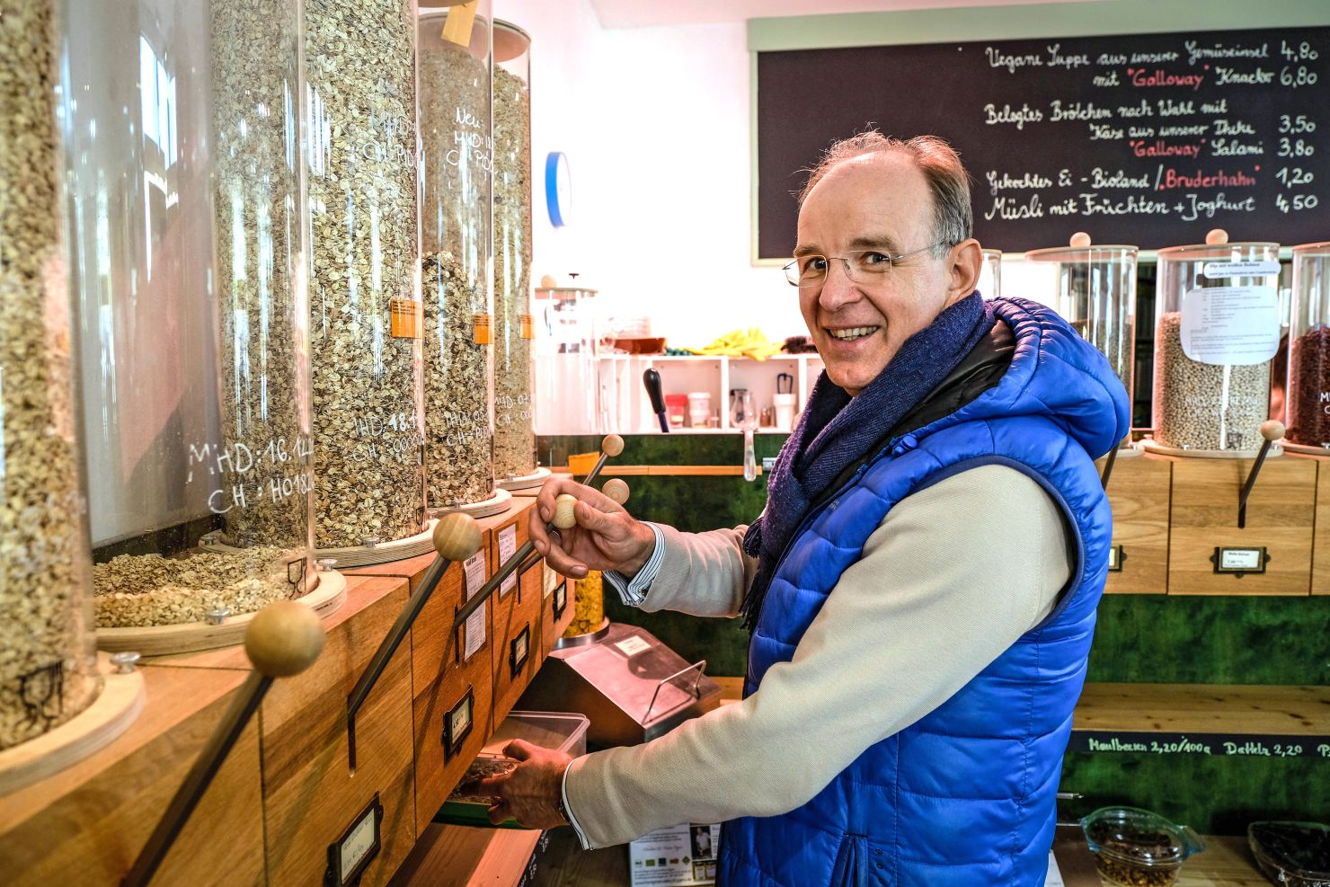 Image - Der Bischof fastet mit Shampoo am Stück