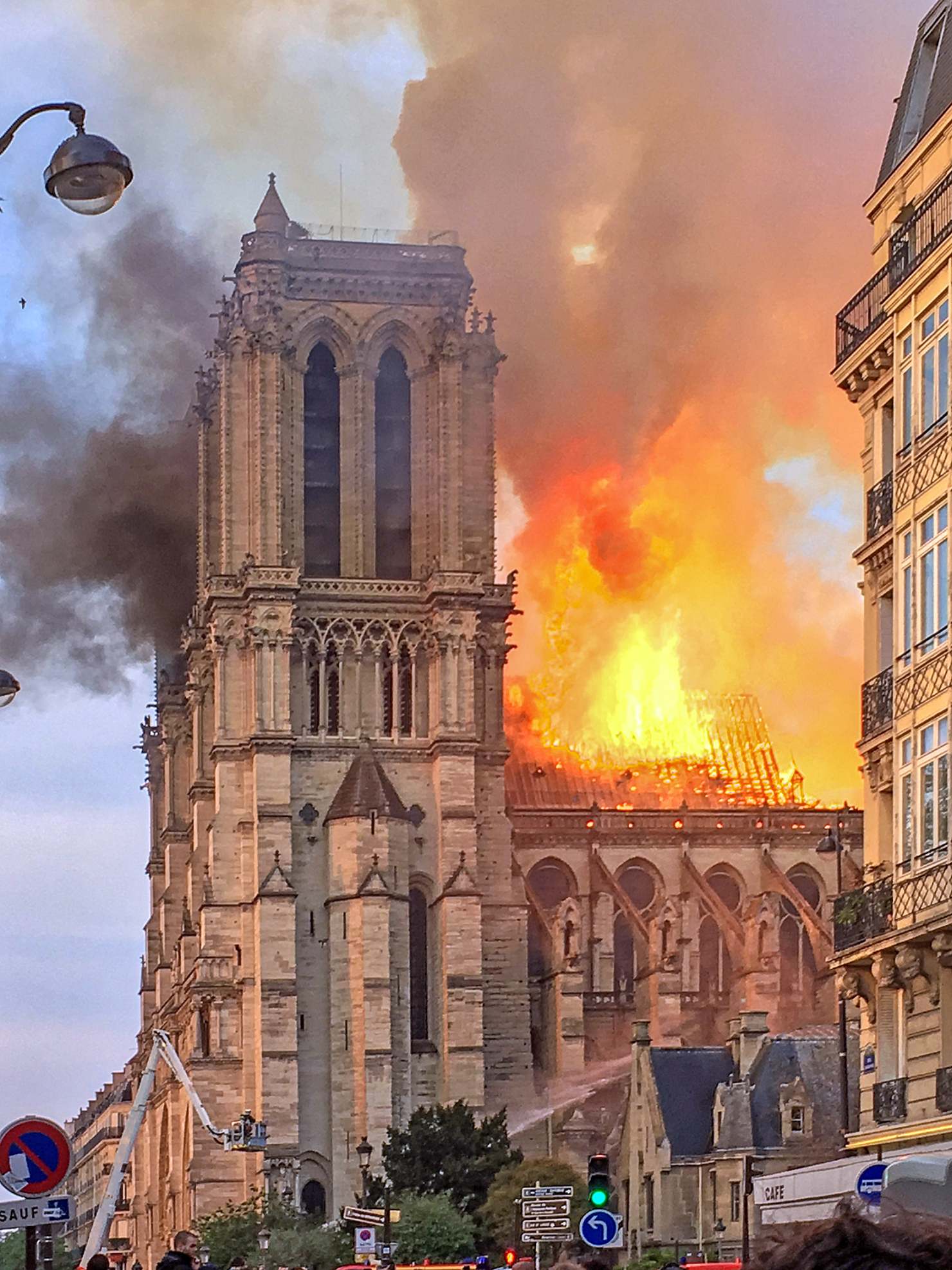 Image - Frankreichs Herz in Flammen