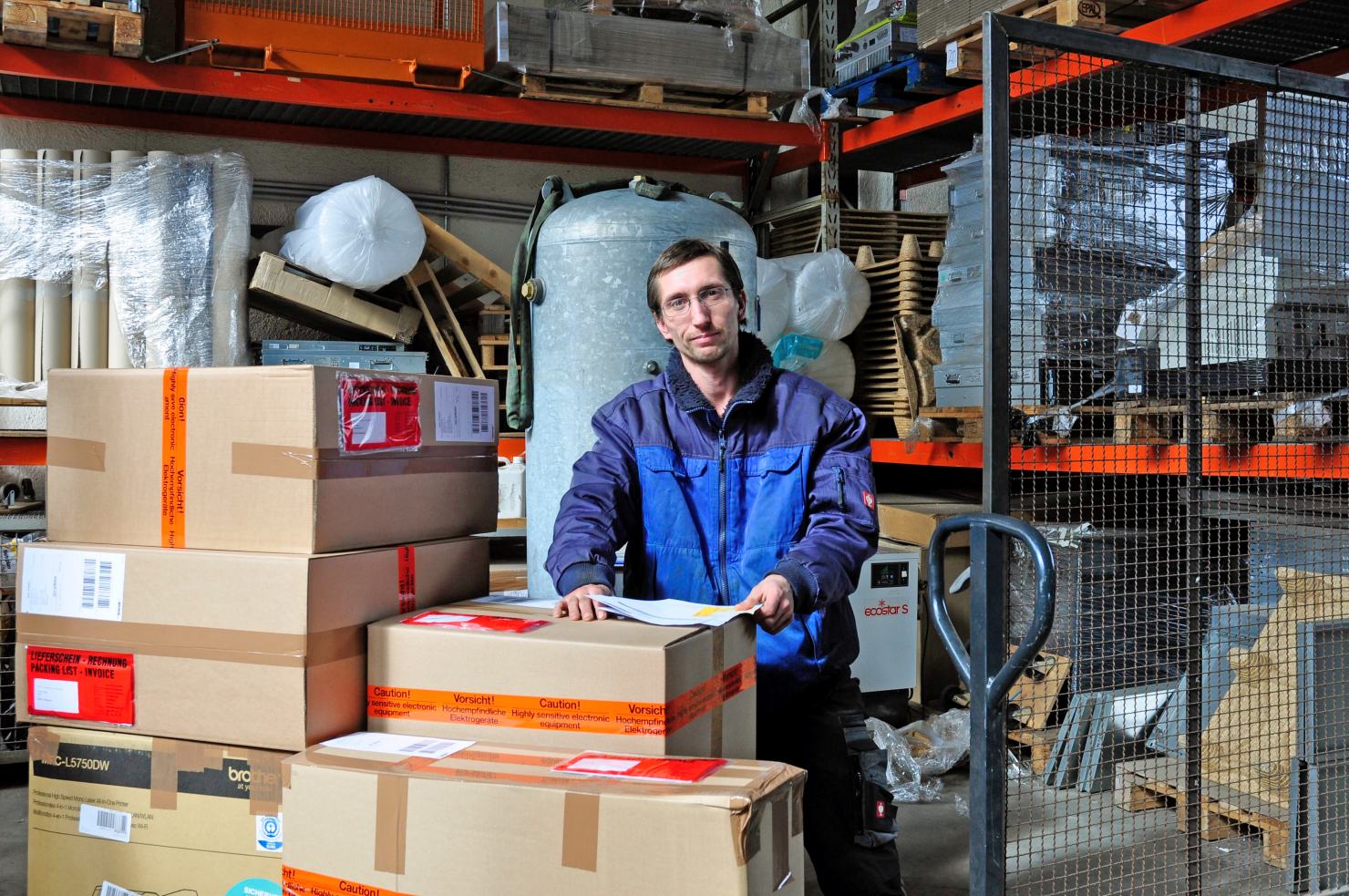 Image - Neue Hoffnung in der Lagerhalle