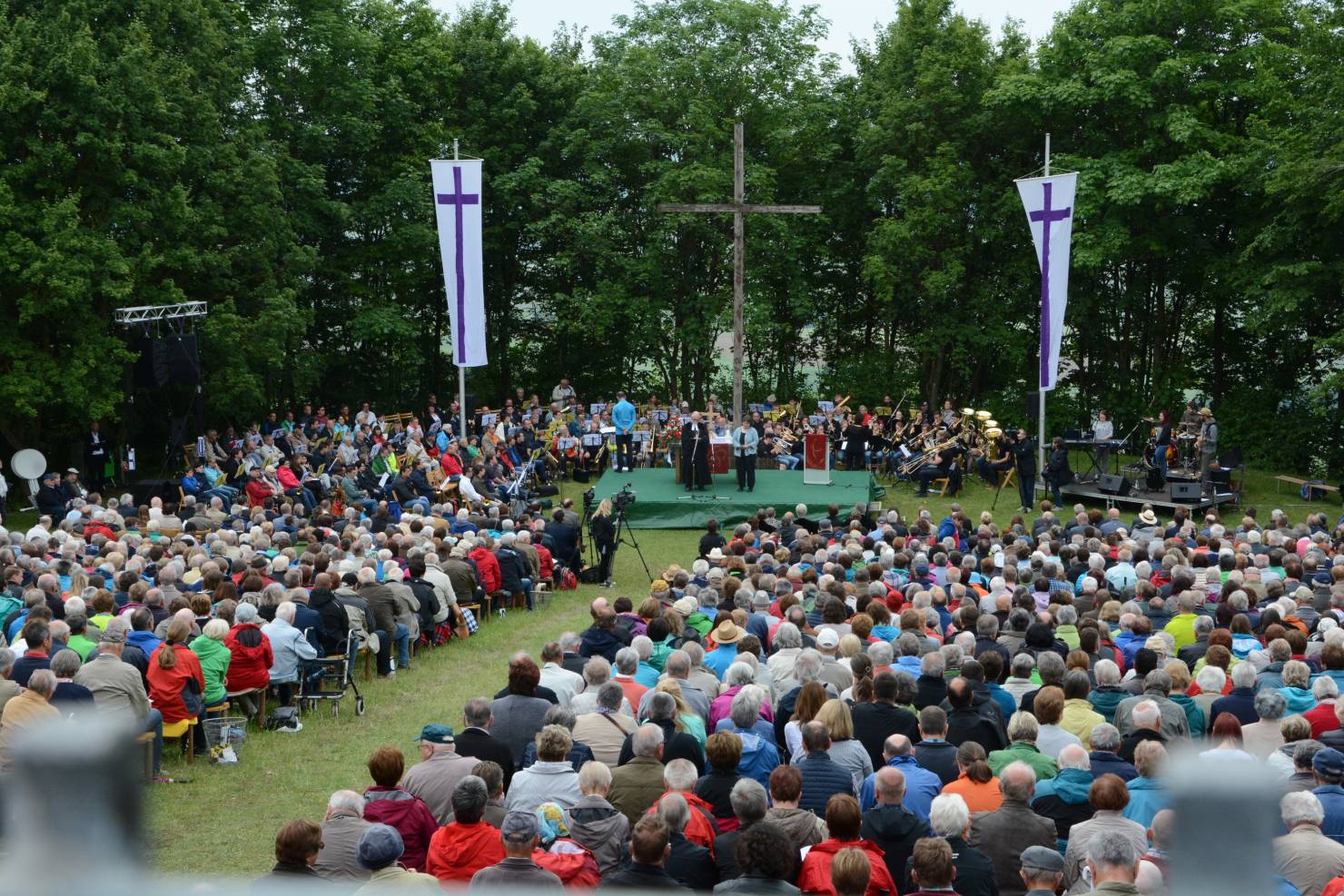 Image - Kirchliche Bildung gegen braunes Gedankengut