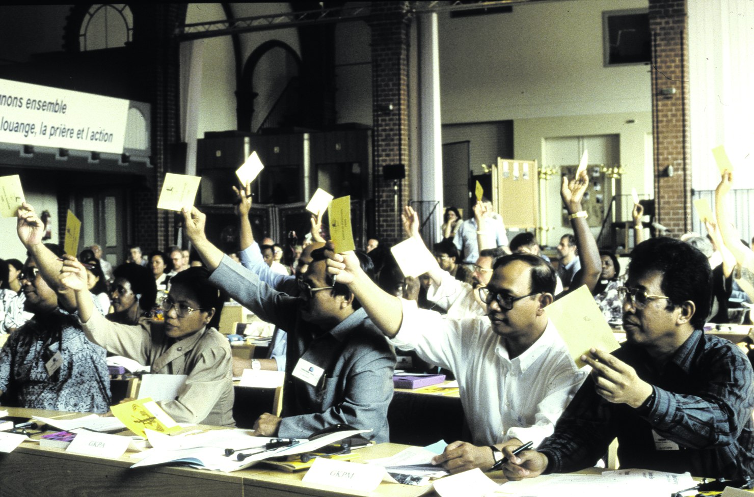 Image - Mission: Zeugen in einer zerrissenen Welt