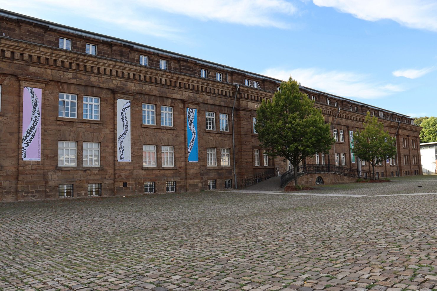 Image - Zwischen Ausgrenzung und Assimilation