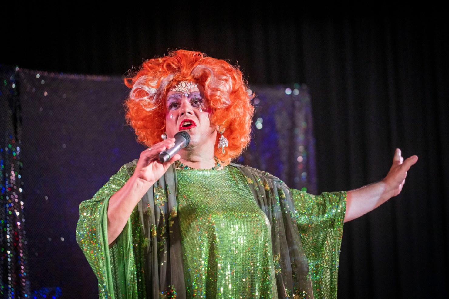 Image - Pfarrer tritt als Drag-Queen auf