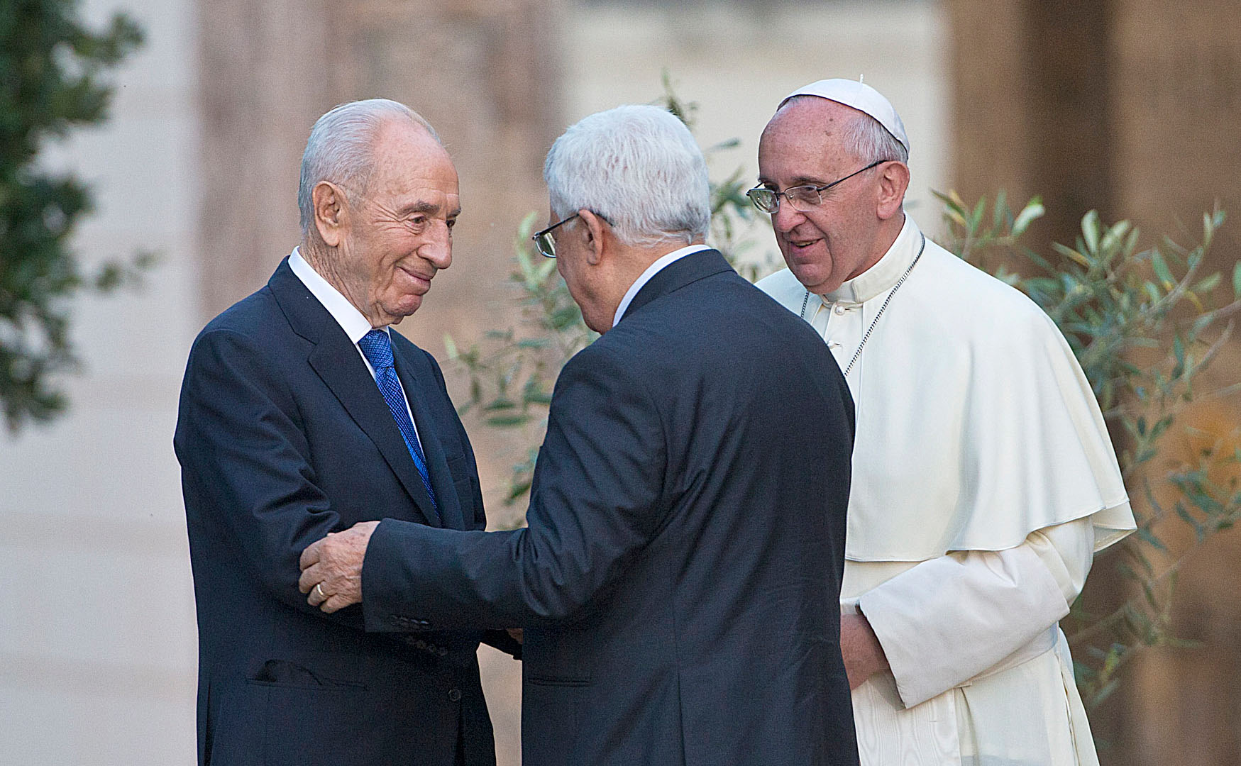 Image - Kirchen würdigen Peres als Visionär