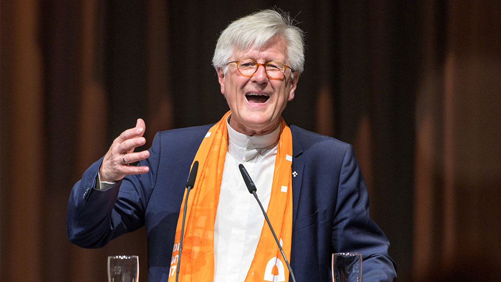 Heinrich Bedford-Strohm hat den von der Ukraine geplanten Einsatz von Streubomben im russischen Angriffskrieg scharf kritisiert (Archivbild)