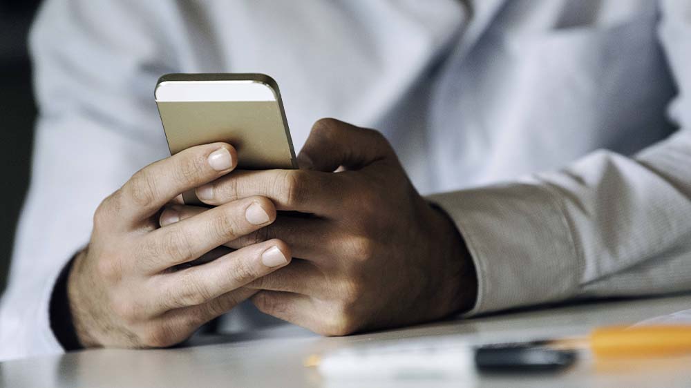 Mitglieder des Bayerischen Journalistenverbands (BJV) haben beim einen Antrag auf Überprüfung der Abhörmaßnahme gegen ein Pressetelefon eingereicht (Symbolbild)
