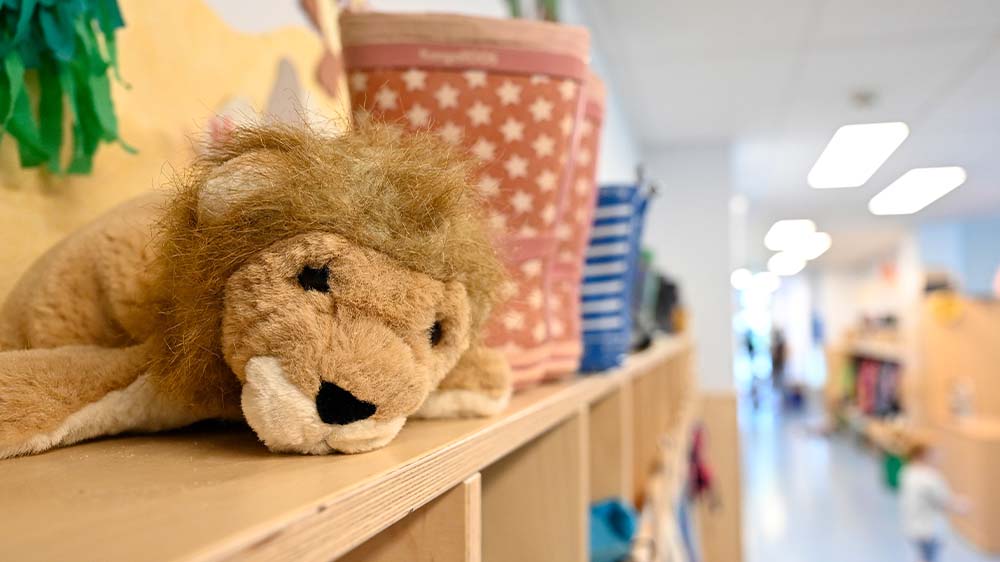 Die Kleinen leiden unter dem Fachkräftemangel an Kitas