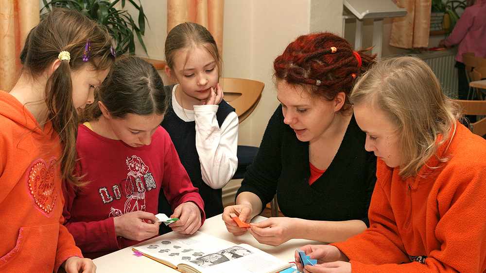 Zum Beispiel Kinderbibeltage: Das neue Kompassjahr will Einblicke eröffnen in kirchliche Arbeits- und Berufsfelder.