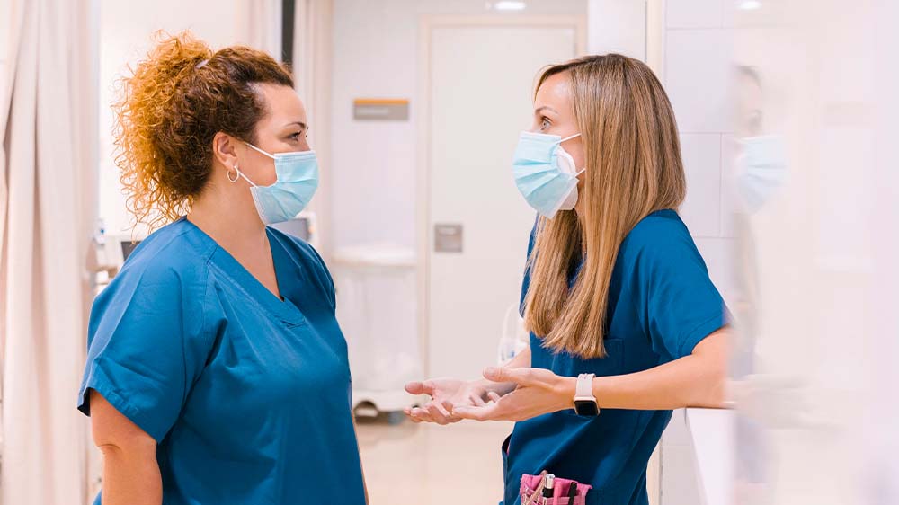 Müssen Krankenschwestern in einem evangelischen Krankenhaus zwingend der Kirche angehören? Darüber lässt sich streiten