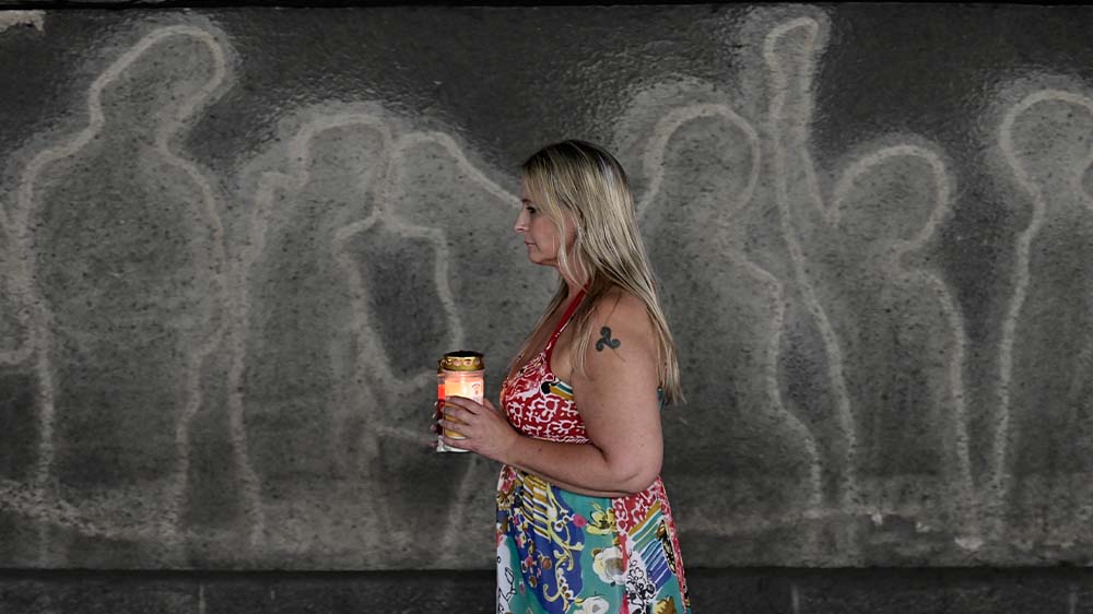 In Duisburg haben Angehörige der Opfer der Loveparade-Katastrophe vor 13 Jahren gedacht