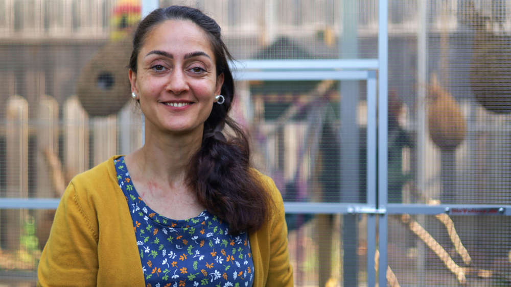 Mona Gharib vom "Eichhörnchen Notruf e.V." aus Burgdorf bei Hannover