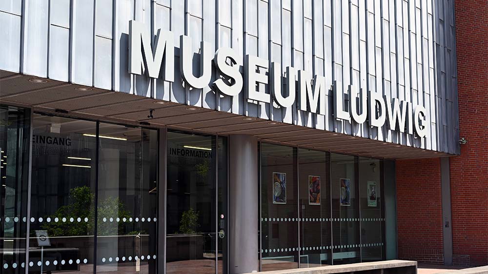 Das Museum Ludwig in der Kölner Innenstadt zeigt die Schau „Über den Wert der Zeit“