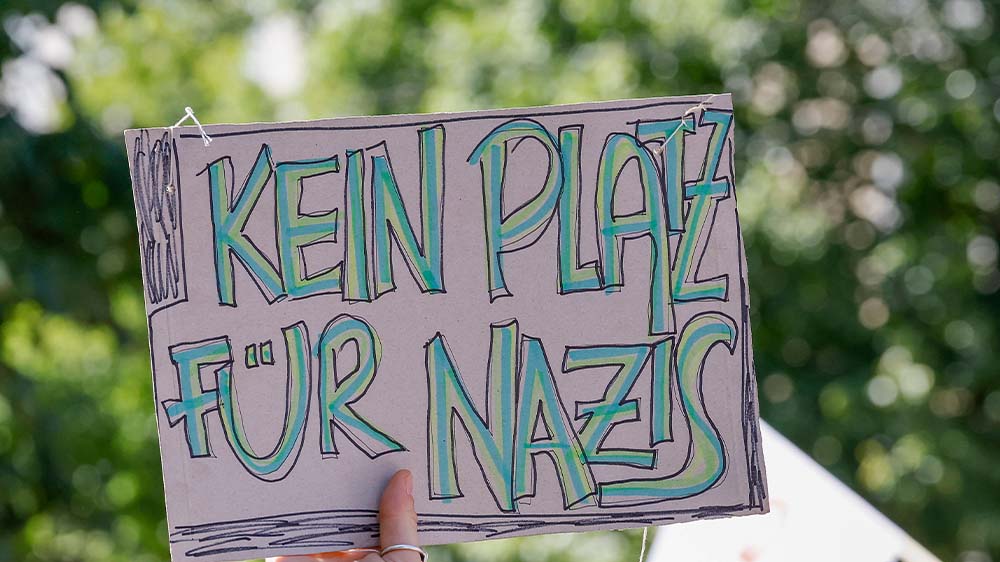 Zwei Lehrkräfte hatten alltägliche rechtsextreme Vorfälle an ihrer Schule öffentlich gemacht (Symbolbild)