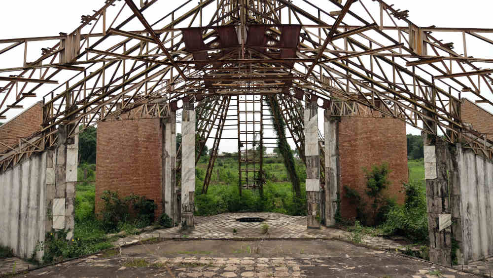 Blick von der ehemaligen Orgelempore in Richtung Altar